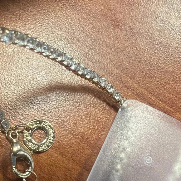 Kenneth Jay Lane CZ Diamond Tennis Bracelet NWT - Picture 6 of 8